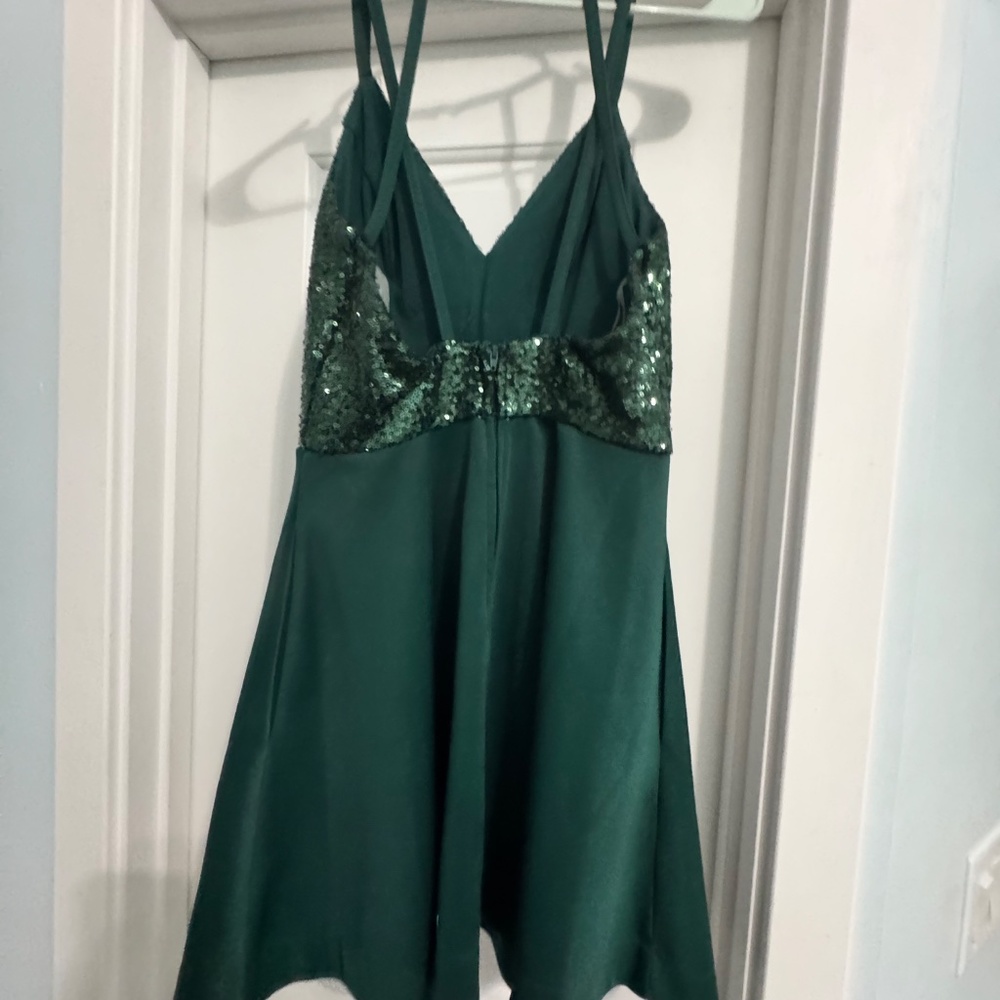 Short Green Junior size 5 Sequin Dress - Picture 3 of 5
